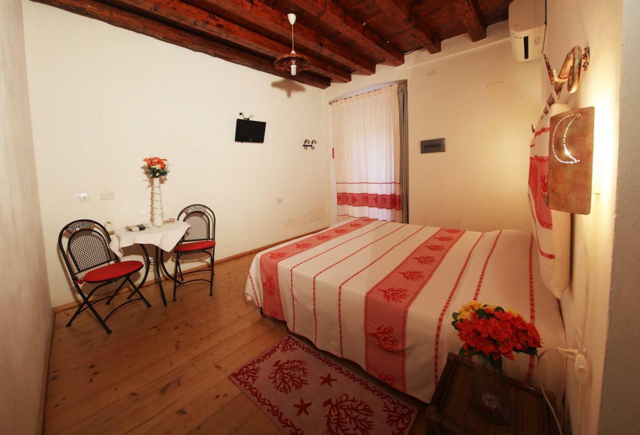 칼리아리 Note Sulla Piazza B&B 외부 사진